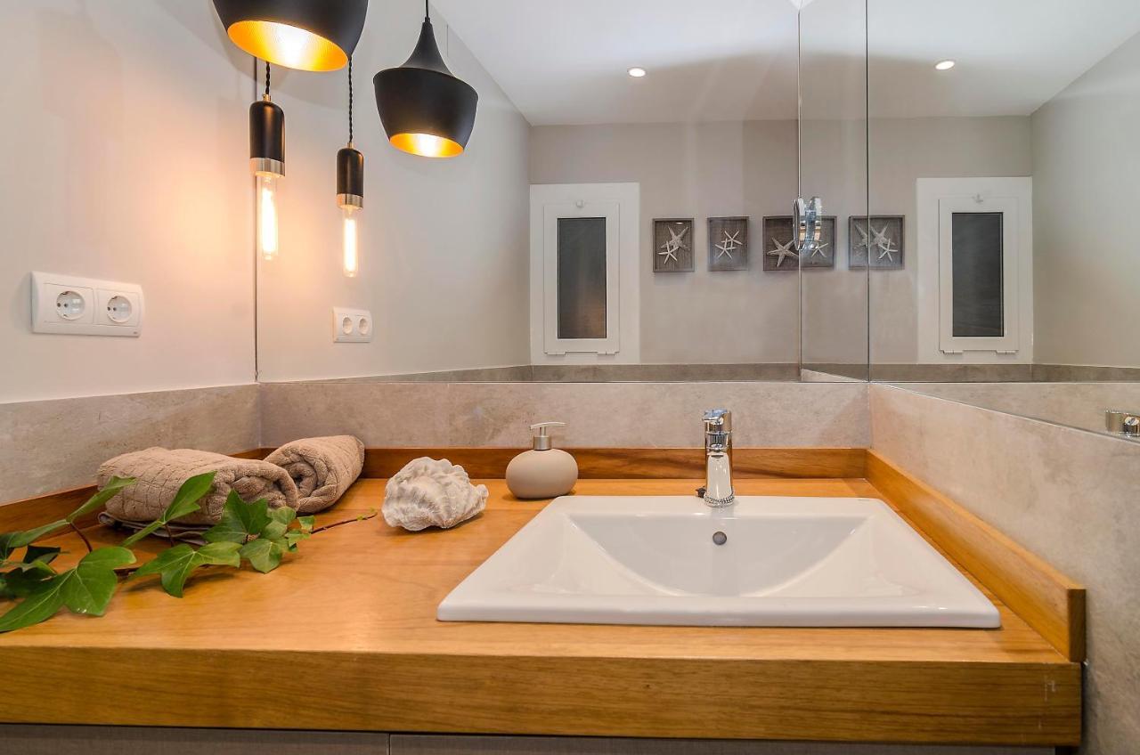 Sitges Spaces Deluxe Centre Apartment ภายนอก รูปภาพ